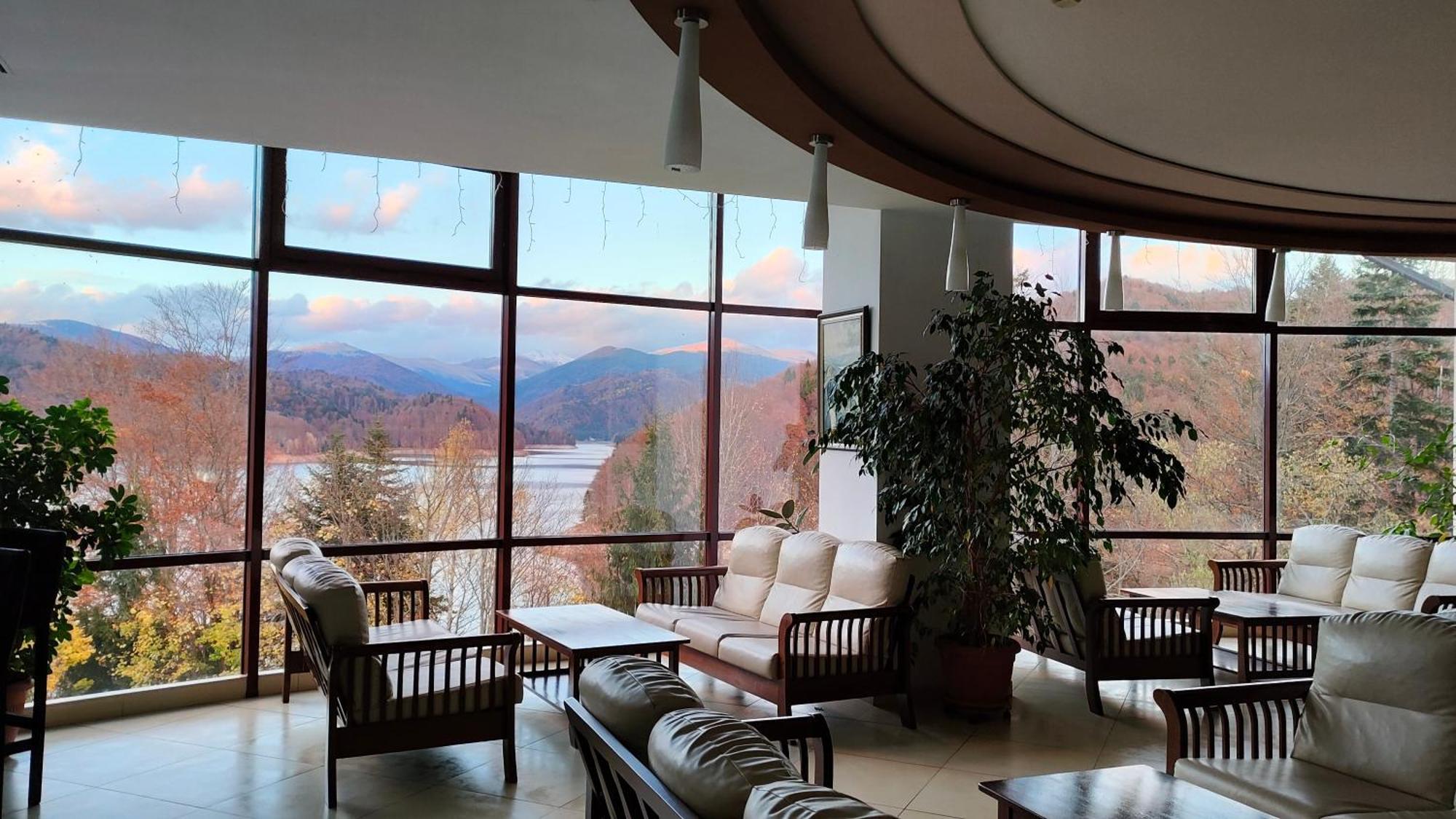 Hotel Valea Cu Pesti Căpăţîneni-Ungureni Exteriör bild