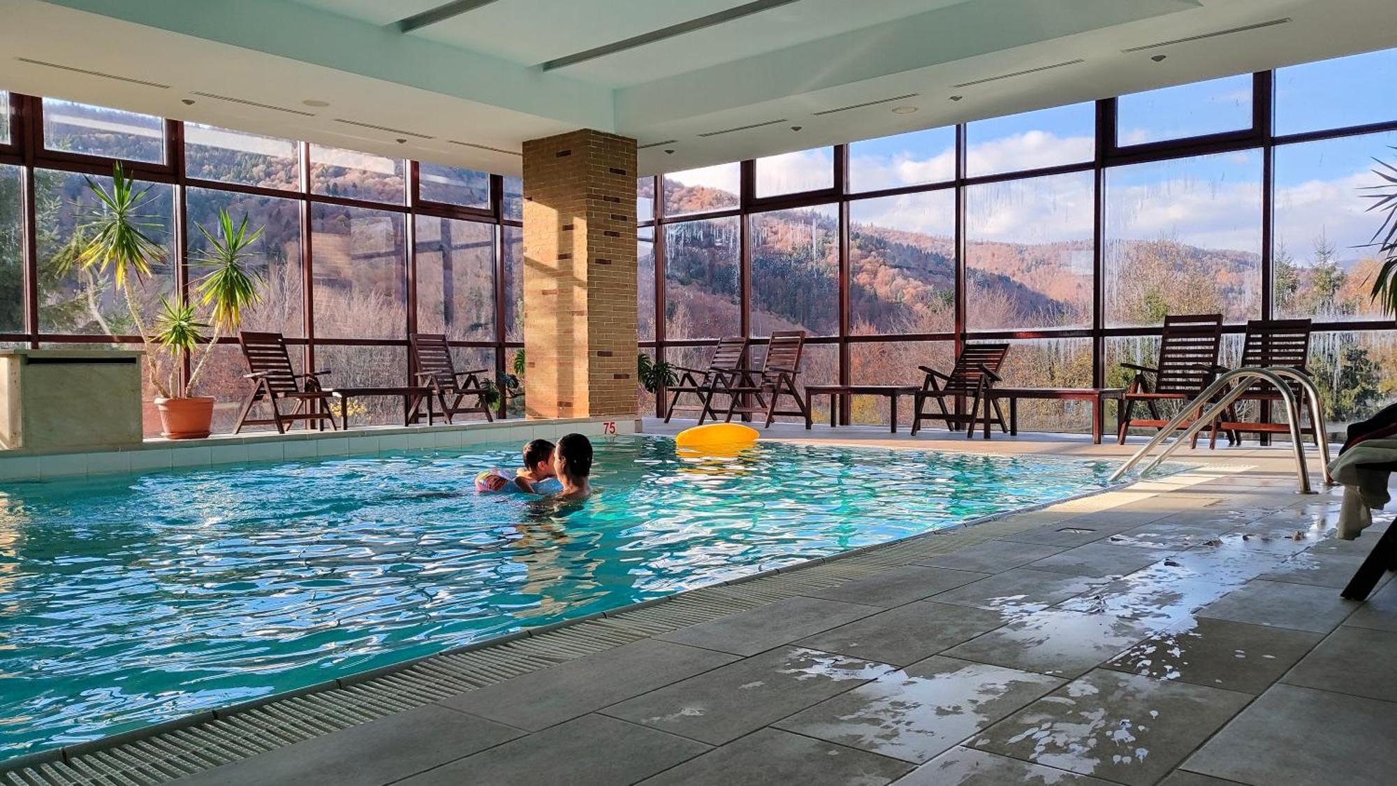 Hotel Valea Cu Pesti Căpăţîneni-Ungureni Exteriör bild