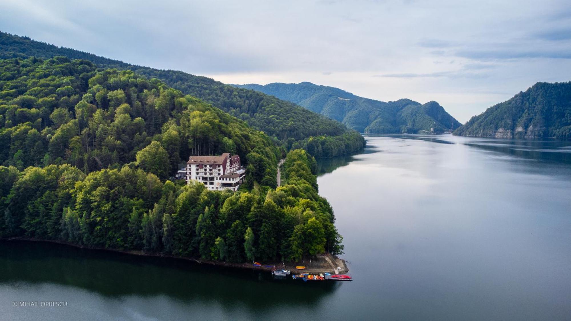 Hotel Valea Cu Pesti Căpăţîneni-Ungureni Exteriör bild