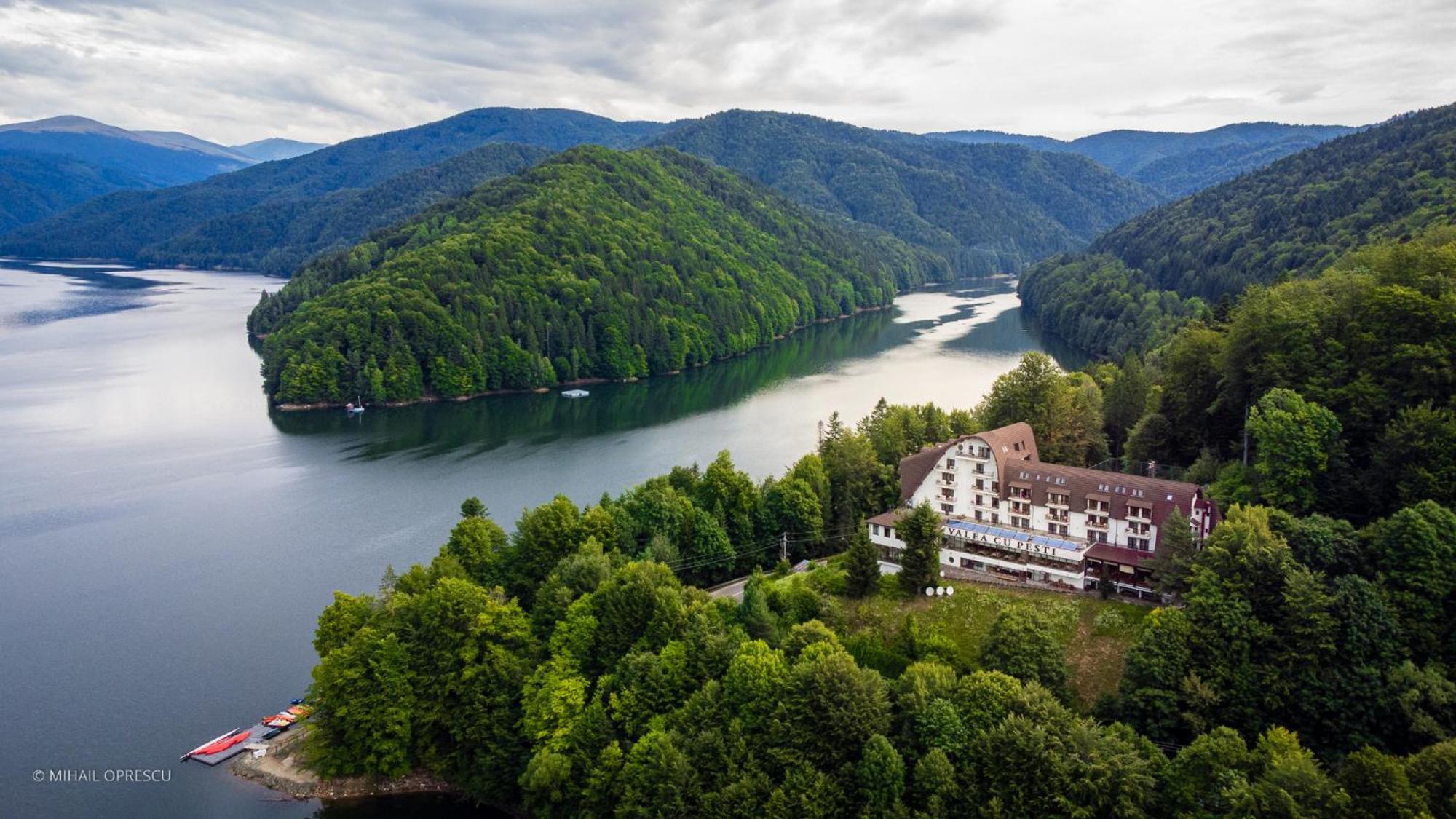 Hotel Valea Cu Pesti Căpăţîneni-Ungureni Exteriör bild
