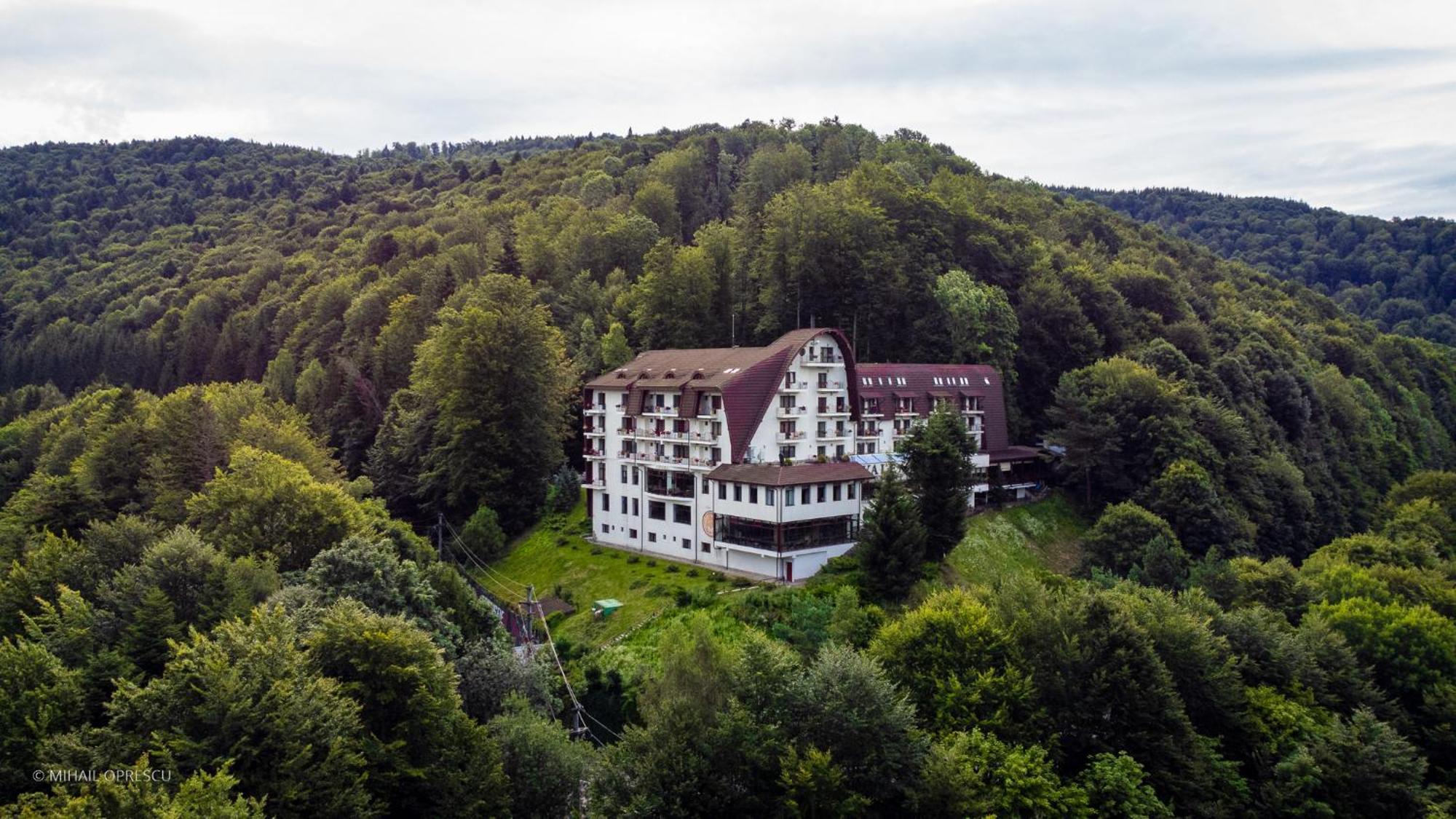 Hotel Valea Cu Pesti Căpăţîneni-Ungureni Exteriör bild