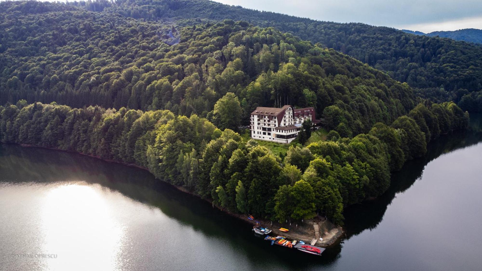 Hotel Valea Cu Pesti Căpăţîneni-Ungureni Exteriör bild