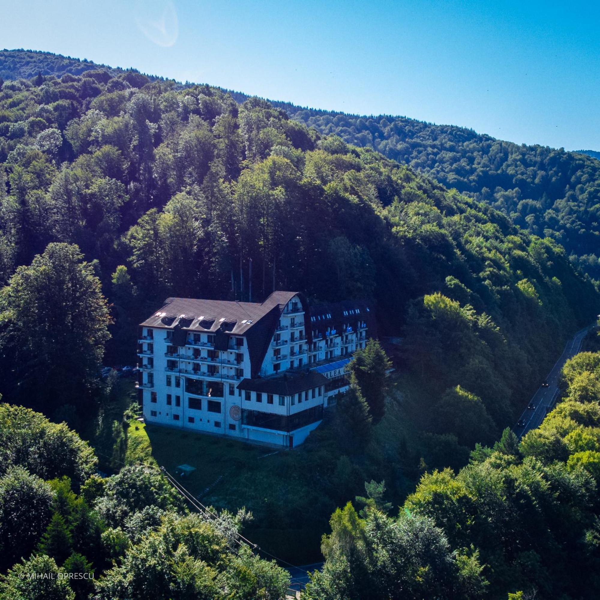 Hotel Valea Cu Pesti Căpăţîneni-Ungureni Exteriör bild