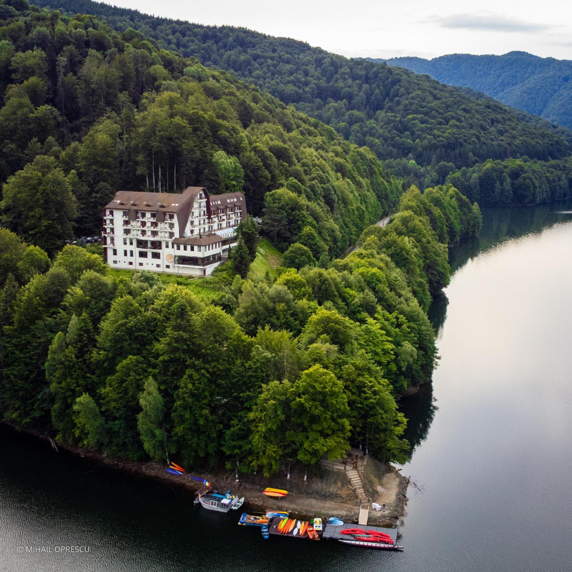 Hotel Valea Cu Pesti Căpăţîneni-Ungureni Exteriör bild