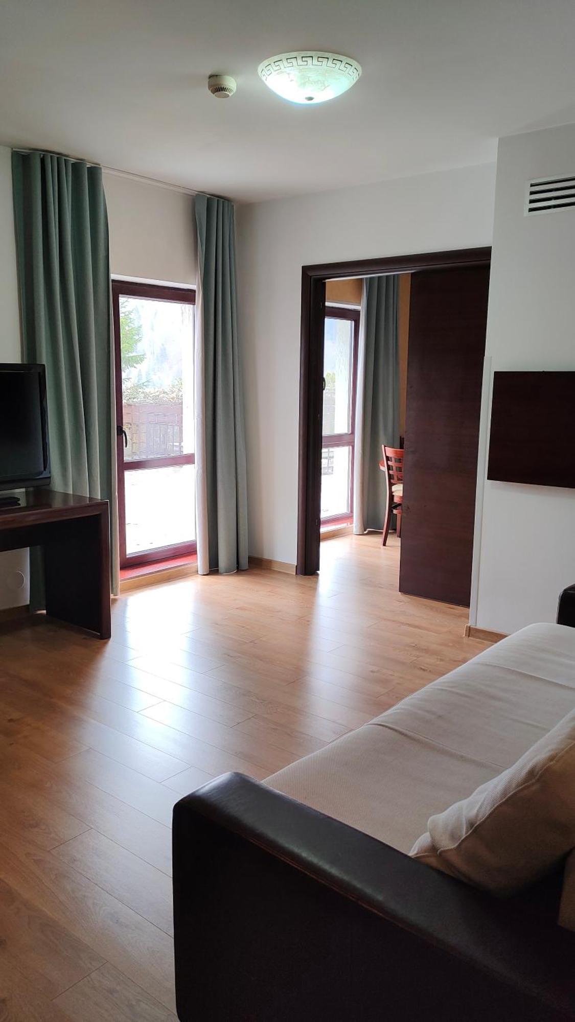 Hotel Valea Cu Pesti Căpăţîneni-Ungureni Exteriör bild