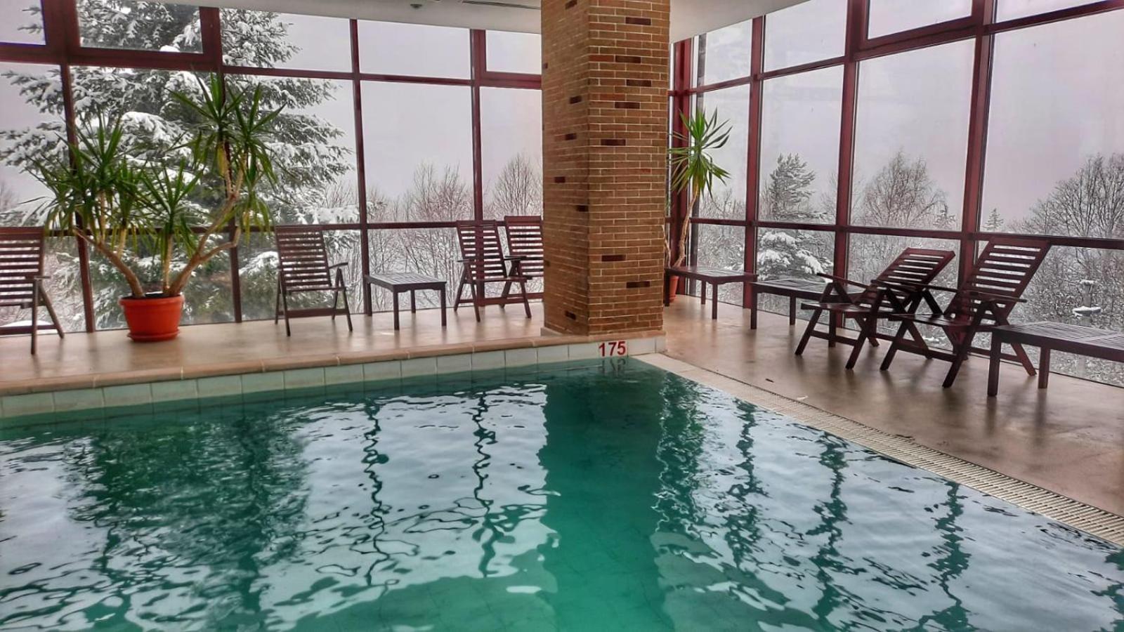 Hotel Valea Cu Pesti Căpăţîneni-Ungureni Exteriör bild