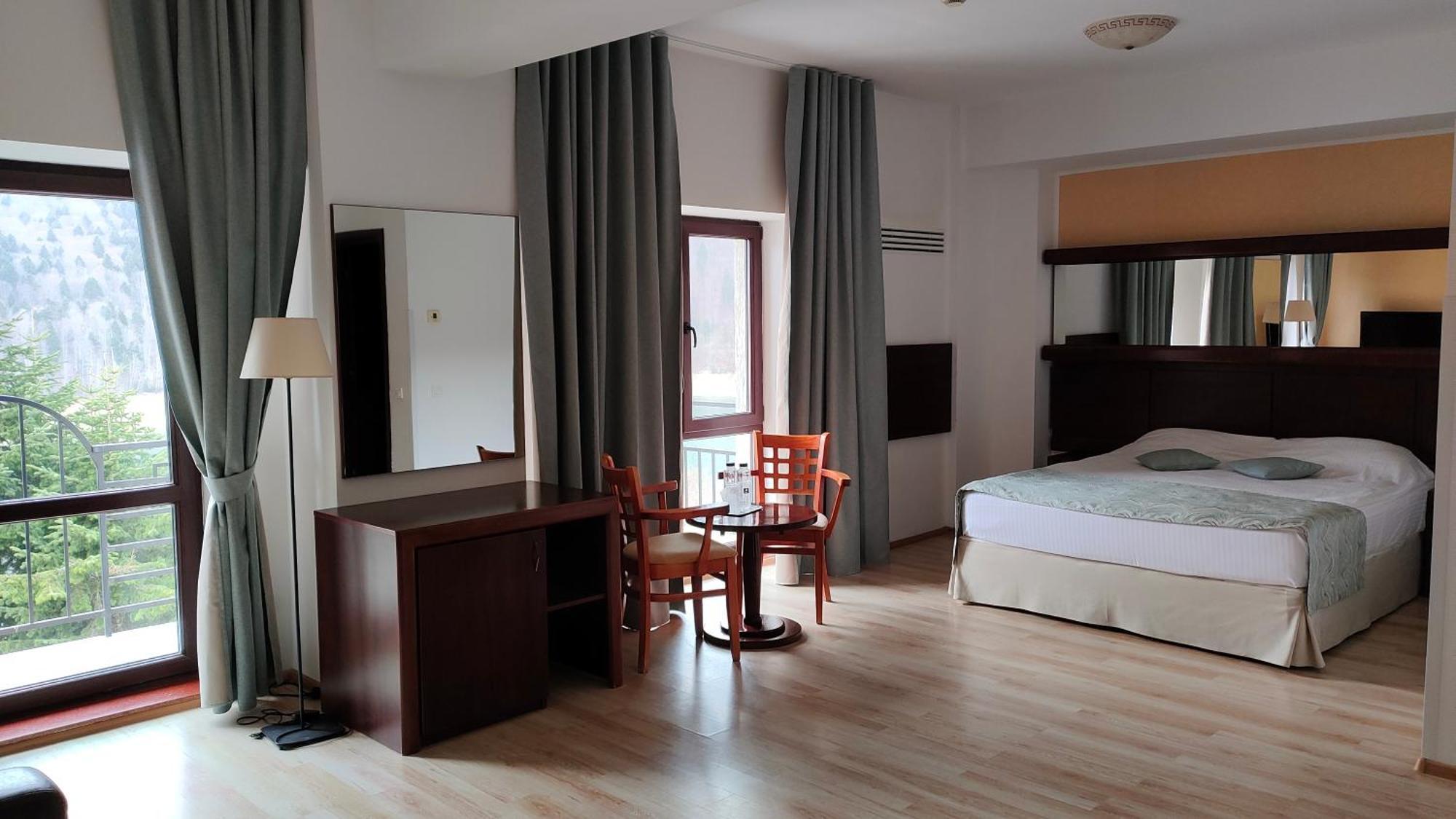 Hotel Valea Cu Pesti Căpăţîneni-Ungureni Exteriör bild