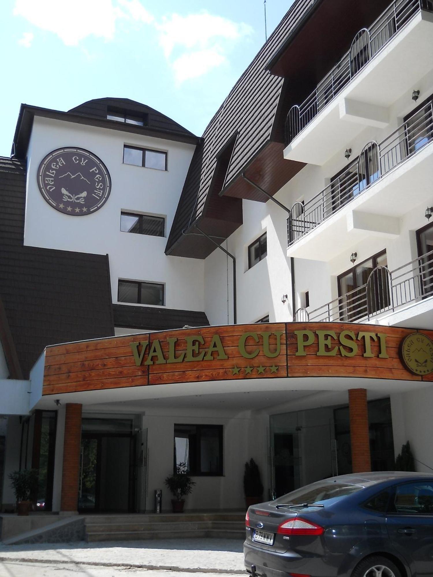 Hotel Valea Cu Pesti Căpăţîneni-Ungureni Exteriör bild