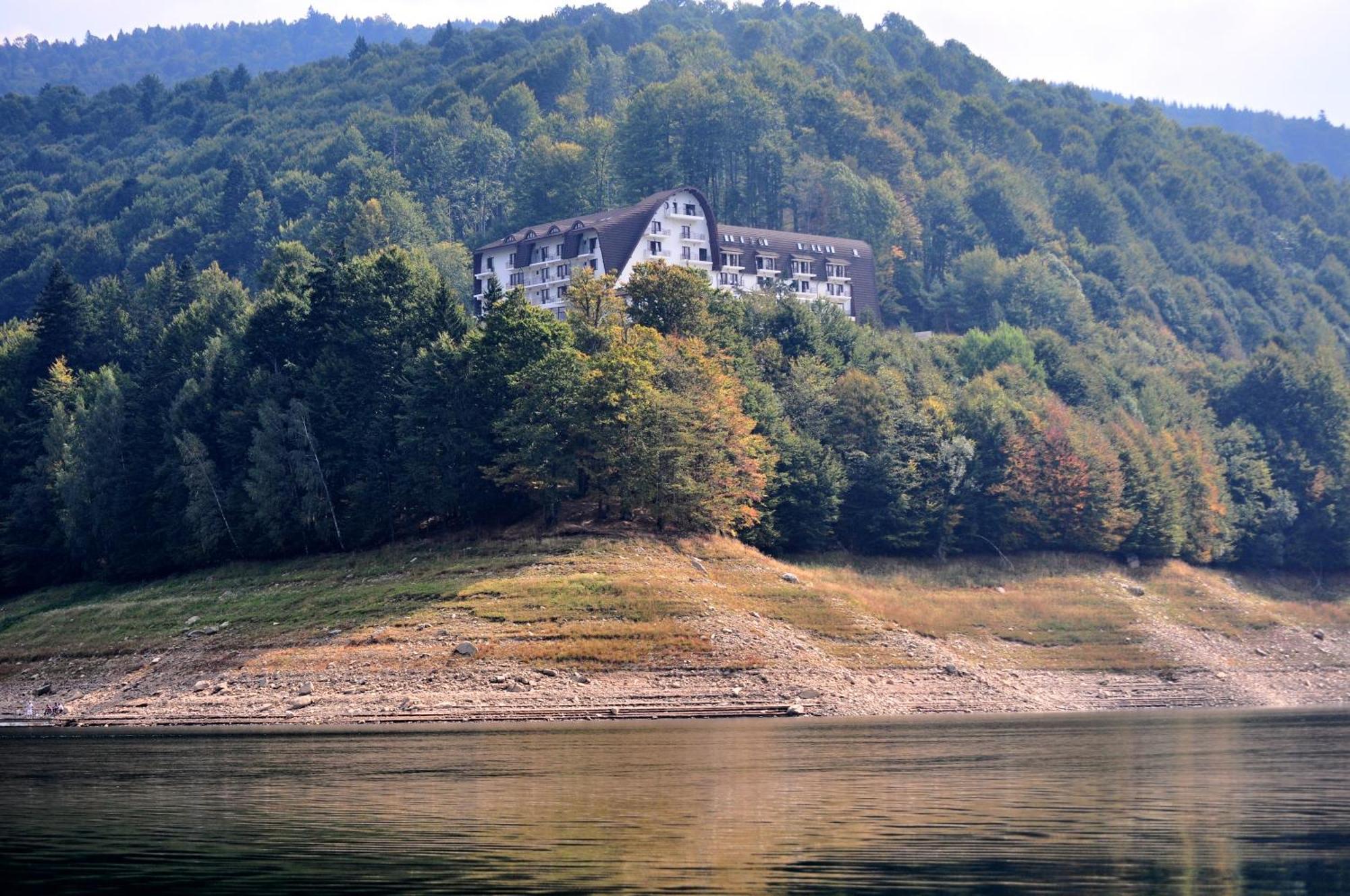 Hotel Valea Cu Pesti Căpăţîneni-Ungureni Exteriör bild