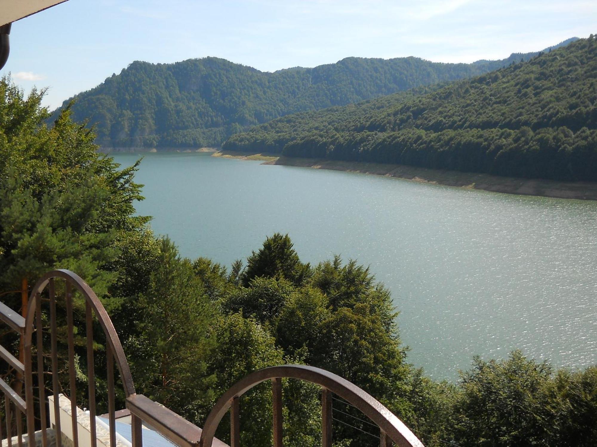 Hotel Valea Cu Pesti Căpăţîneni-Ungureni Exteriör bild