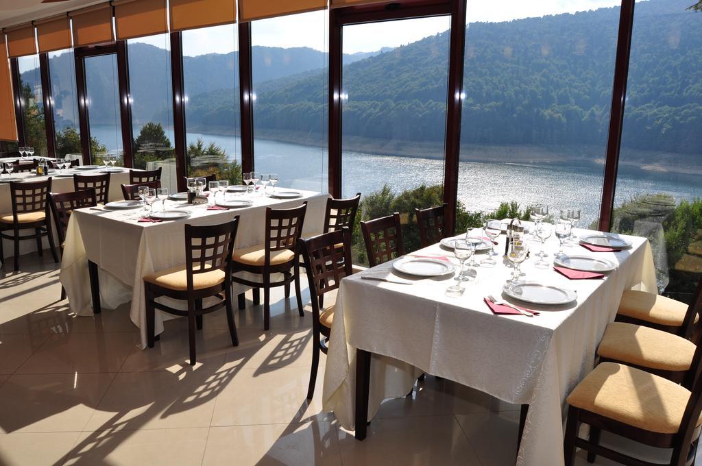 Hotel Valea Cu Pesti Căpăţîneni-Ungureni Exteriör bild